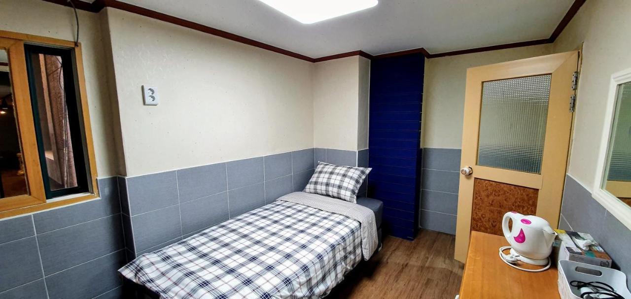 New Sun Guesthouse Myeongdong Seoul Bagian luar foto