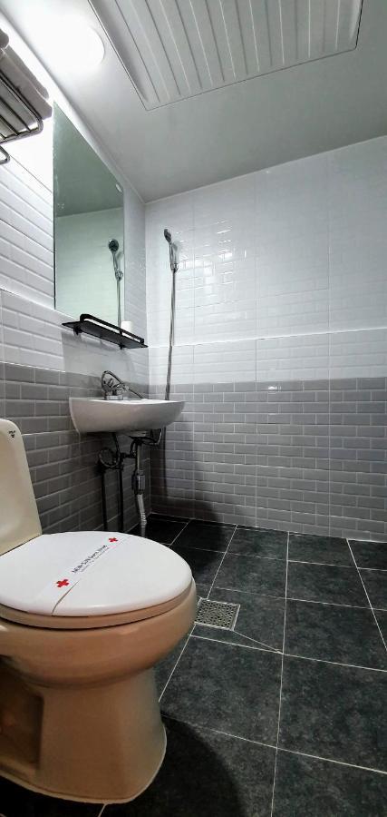 New Sun Guesthouse Myeongdong Seoul Bagian luar foto