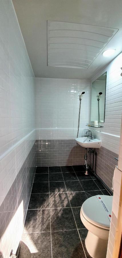 New Sun Guesthouse Myeongdong Seoul Bagian luar foto