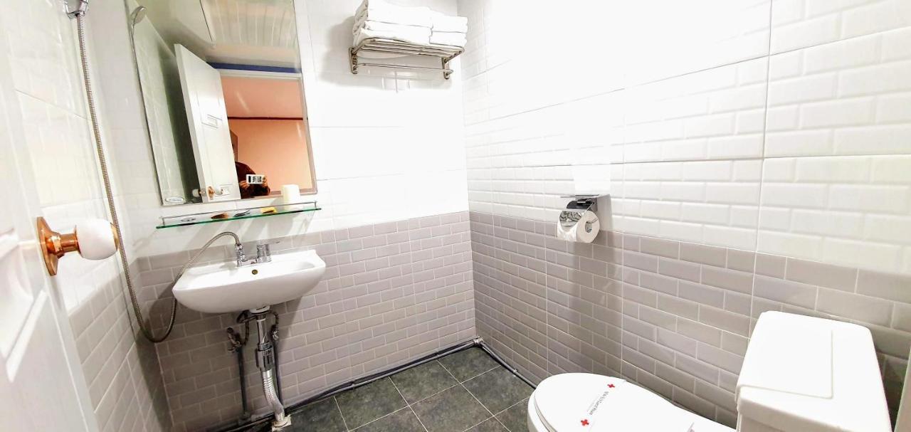 New Sun Guesthouse Myeongdong Seoul Bagian luar foto