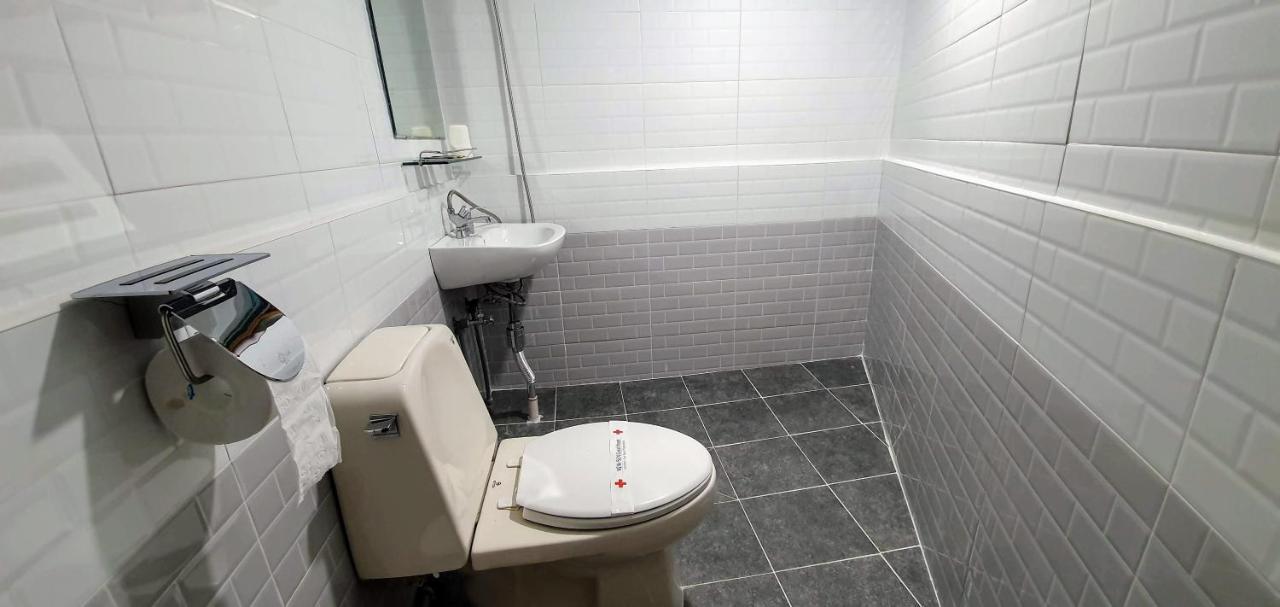 New Sun Guesthouse Myeongdong Seoul Bagian luar foto