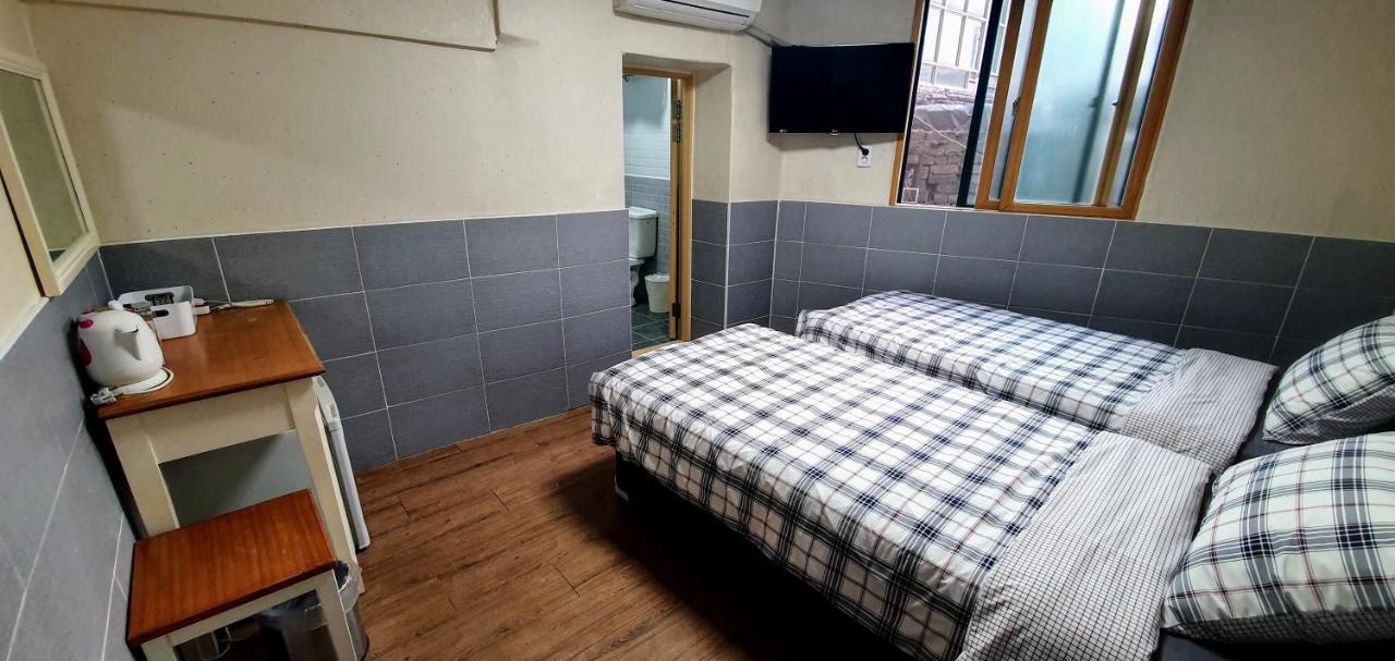New Sun Guesthouse Myeongdong Seoul Bagian luar foto