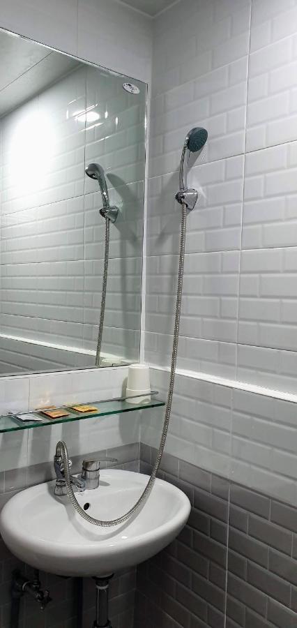 New Sun Guesthouse Myeongdong Seoul Bagian luar foto